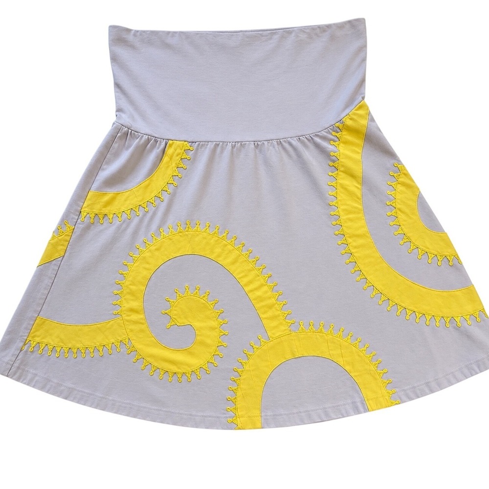 Lithe Anthropologie Fold-over Skirt Gray Yellow Embroidered Swirl Appliqués L